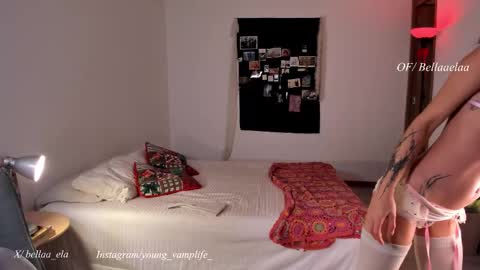 Snapshot of _bellaela chatting on 01/16/26, 03:10 Ella online show from 01/16/26, 03:10