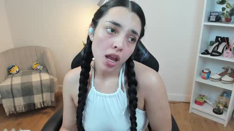 Snapshot of _bellaevans_ chatting on 01/20/25, 09:03 Bella Evans online show from 01/20/25, 09:03