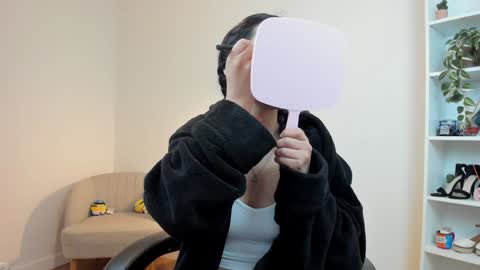 Snapshot of _bellaevans_ chatting on 01/23/25, 08:46 Bella Evans online show from 01/23/25, 08:46