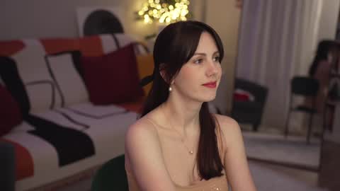 Lili online show from 12/29/24, 09:20