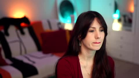 Lili online show from 12/17/25, 05:35