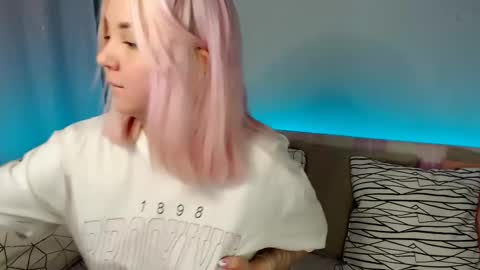 Elizabeth online show from 02/20/25, 06:39