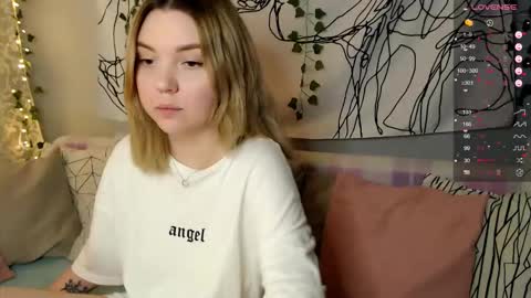 Elizabeth online show from 10/10/25, 02:21