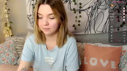 Elizabeth online show from 10/12/25, 07:18