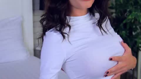 Snapshot of _carlawhite_ chatting on 10/08/25, 03:59 _carlawhite_ online show from 10/08/25, 03:59