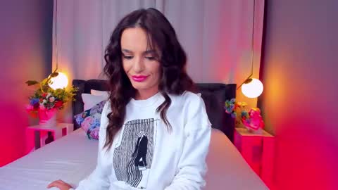 Snapshot of _carlawhite_ chatting on 11/11/25, 04:45 _carlawhite_ online show from 11/11/25, 04:45