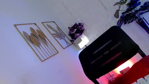 Caroline online show from 10/20/25, 06:03