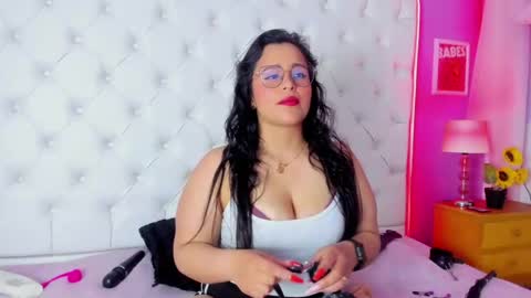 Snapshot of _carolinee_sweet chatting on 12/28/24, 03:47 Caroline Sweet online show from 12/28/24, 03:47