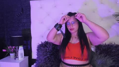 Snapshot of _carolinee_sweet chatting on 01/08/25, 06:20 Caroline Sweet online show from 01/08/25, 06:20