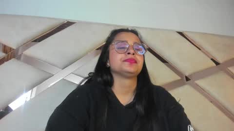 Snapshot of _carolinee_sweet chatting on 01/23/25, 09:29 Caroline Sweet online show from 01/23/25, 09:29