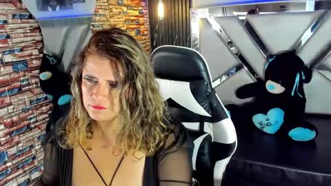 _casandra11 online show from 02/10/25, 11:45