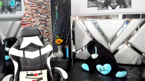 _casandra11 online show from 02/17/25, 12:10