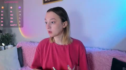 Snapshot of _ccrystaa_ chatting on 11/09/25, 06:44 Christina Chris online show from 11/09/25, 06:44