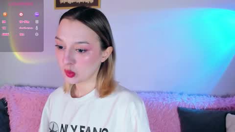 Snapshot of _ccrystaa_ chatting on 11/16/25, 06:52 Christina Chris online show from 11/16/25, 06:52