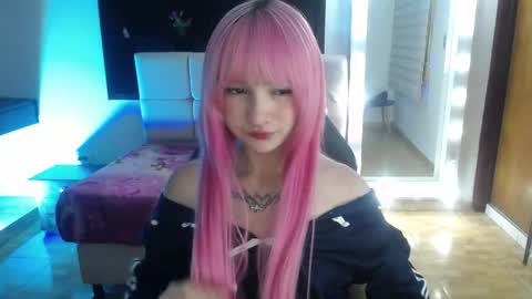 Snapshot of _charlotte_collins_ chatting on 05/01/26, 02:32 _charlotte_collins_ online show from 05/01/26, 02:32