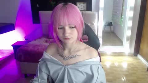 Snapshot of _charlotte_collins_ chatting on 05/07/26, 03:50 _charlotte_collins_ online show from 05/07/26, 03:50