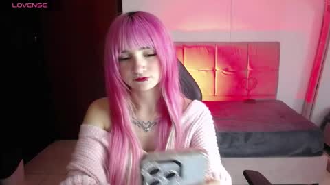 Snapshot of _charlotte_collins_ chatting on 05/15/26, 02:24 _charlotte_collins_ online show from 05/15/26, 02:24