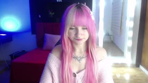 Snapshot of _charlotte_collins_ chatting on 05/21/26, 03:30 _charlotte_collins_ online show from 05/21/26, 03:30