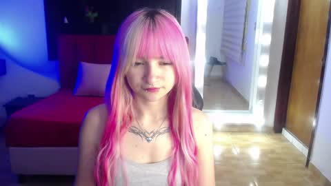 Snapshot of _charlotte_collins_ chatting on 05/28/26, 03:31 _charlotte_collins_ online show from 05/28/26, 03:31