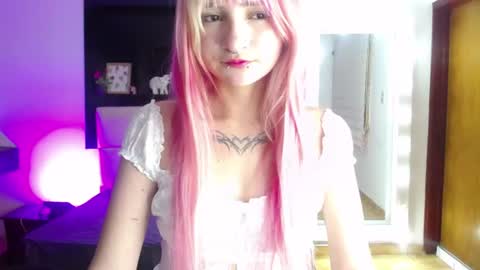 Snapshot of _charlotte_collins_ chatting on 06/23/26, 04:16 _charlotte_collins_ online show from 06/23/26, 04:16