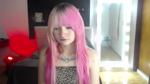 Snapshot of _charlotte_collins_ chatting on 07/09/26, 04:44 _charlotte_collins_ online show from 07/09/26, 04:44