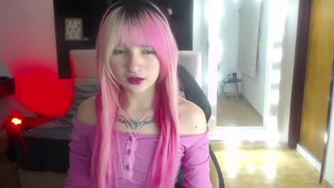 Snapshot of _charlotte_collins_ chatting on 07/10/26, 04:53 _charlotte_collins_ online show from 07/10/26, 04:53