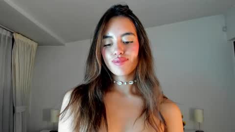 Snapshot of _charlotte_evans_2 chatting on 02/14/25, 01:34 Charlote online show from 02/14/25, 01:34