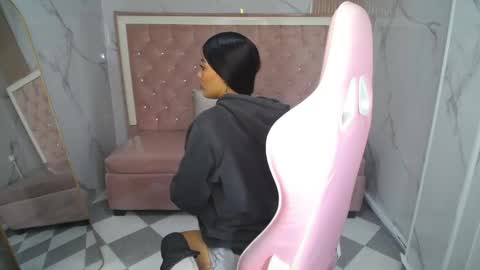 _charlottee_b online show from 03/29/26, 01:11
