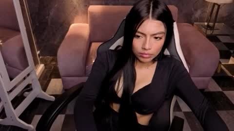 _charlottee_b online show from 03/30/26, 01:23