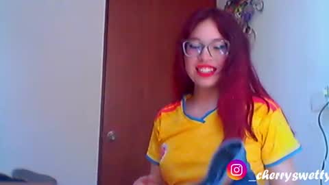 Snapshot of _cherrysweetie_ chatting on 07/07/26, 02:54 Cherry Moon online show from 07/07/26, 02:54