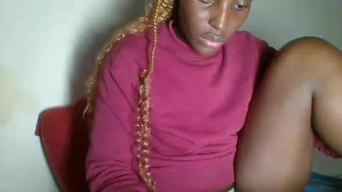 Snapshot of _clara01 chatting on 02/01/25, 12:16 clara online show from 02/01/25, 12:16