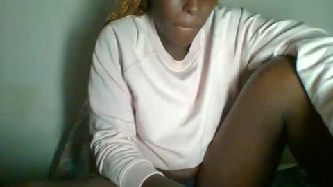 Snapshot of _clara01 chatting on 02/08/25, 05:29 clara online show from 02/08/25, 05:29