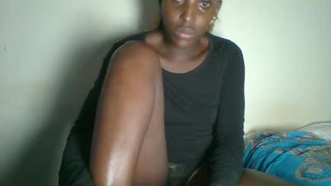 Snapshot of _clara01 chatting on 02/09/25, 01:14 clara online show from 02/09/25, 01:14