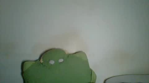 Snapshot of _clara01 chatting on 02/28/25, 04:32 clara online show from 02/28/25, 04:32