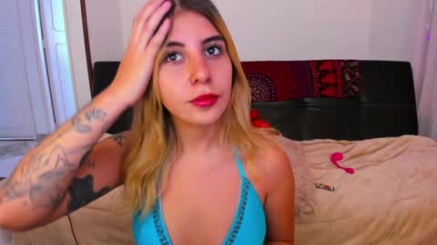 Snapshot of _cloe_1 chatting on 01/23/25, 04:59 Chloe online show from 01/23/25, 04:59