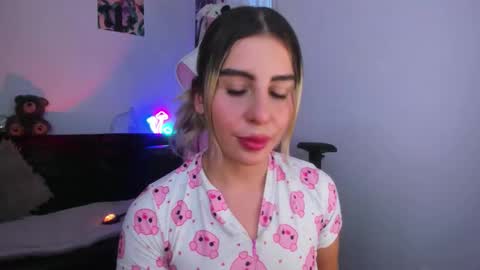 Snapshot of _cloe_1 chatting on 11/03/25, 10:42 Chloe online show from 11/03/25, 10:42