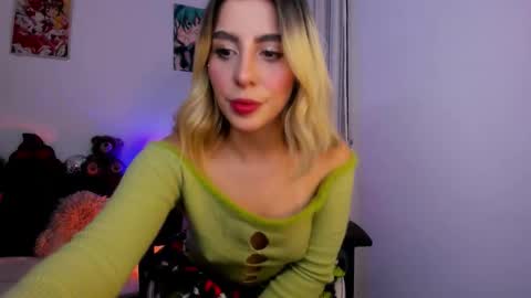 Snapshot of _cloe_1 chatting on 11/24/25, 11:04 Chloe online show from 11/24/25, 11:04