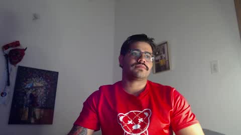 Snapshot of _coddy_ chatting on 12/20/24, 10:43 coddy nolove online show from 12/20/24, 10:43