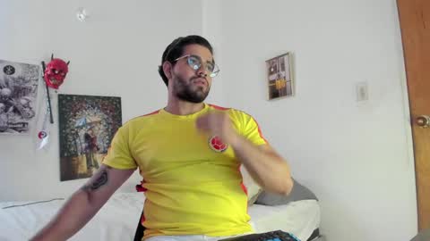 Snapshot of _coddy_ chatting on 01/09/25, 03:23 coddy nolove online show from 01/09/25, 03:23