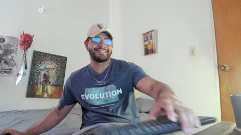 Snapshot of _coddy_ chatting on 01/14/25, 03:26 coddy nolove online show from 01/14/25, 03:26