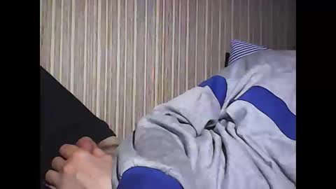 I hate social media  Odio las redes sociales online show from 04/18/26, 01:53