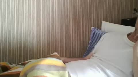 Snapshot of _col_t chatting on 06/07/26, 12:31 I hate social media Odio las redes sociales online show from 06/07/26, 12:31