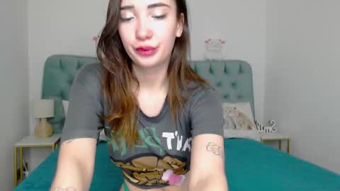 Snapshot of _cotton_candyy chatting on 12/17/25, 09:48 _cotton_candyy online show from 12/17/25, 09:48