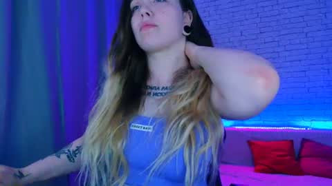 Snapshot of _crazybee_ chatting on 07/09/26, 06:06 Nica online show from 07/09/26, 06:06