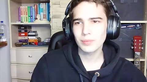 _crise_next_door_ online show from 10/01/25, 05:41