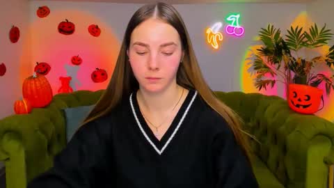 Erika online show from 11/13/25, 06:23