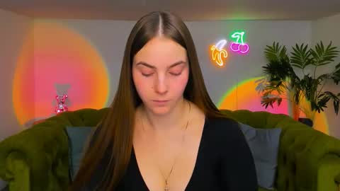 Erika online show from 12/02/25, 01:17