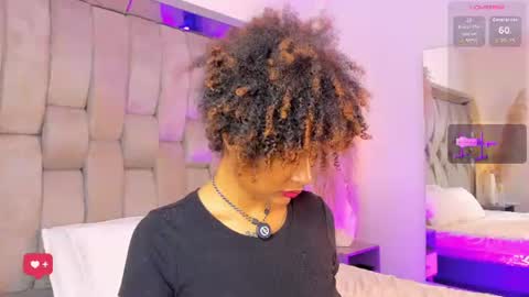 Snapshot of _curly_girl_ chatting on 07/31/26, 03:06 online show from 07/31/26, 03:06