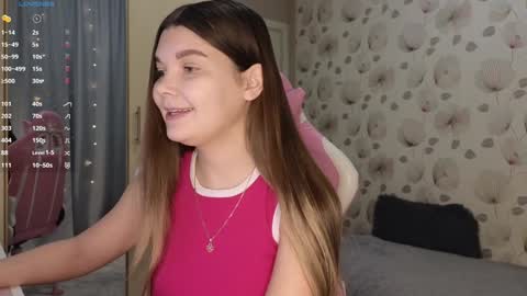 Snapshot of _cute_ice chatting on 01/17/25, 05:00 _cute_ice online show from 01/17/25, 05:00