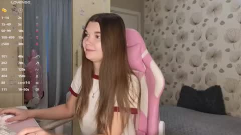 Snapshot of _cute_ice chatting on 10/04/25, 04:32 _cute_ice online show from 10/04/25, 04:32